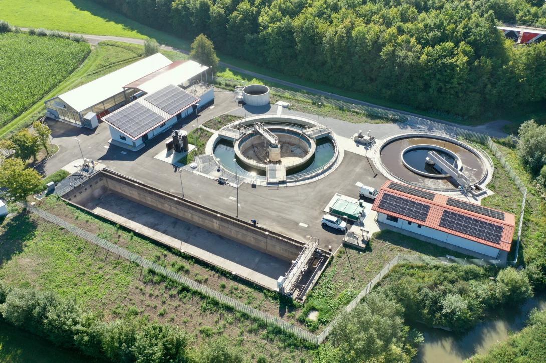 Einladung zur Einweihung der modernisierten Kläranlage Riegelbach am 03.10.2026 Einladung zur Einweihung der modernisierten Kläranlage Riegelbach am 03.10.2026